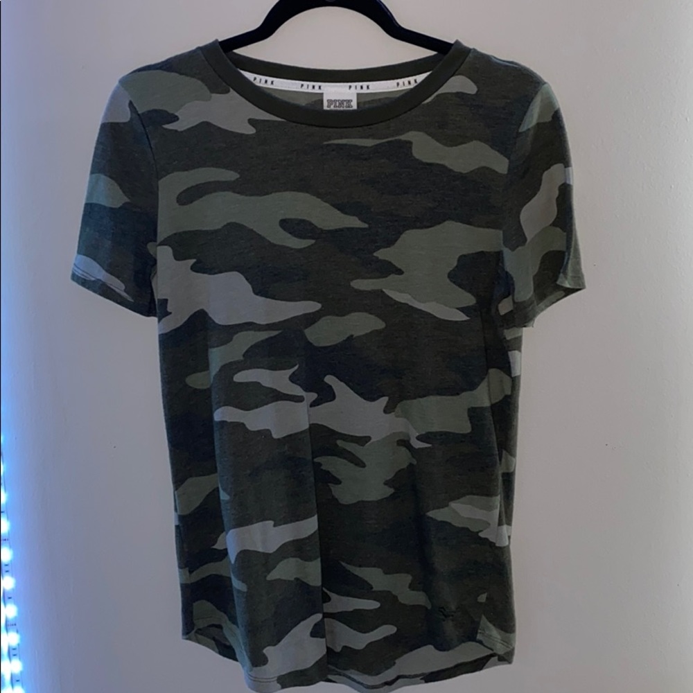 VS Pink Camo t-shirt